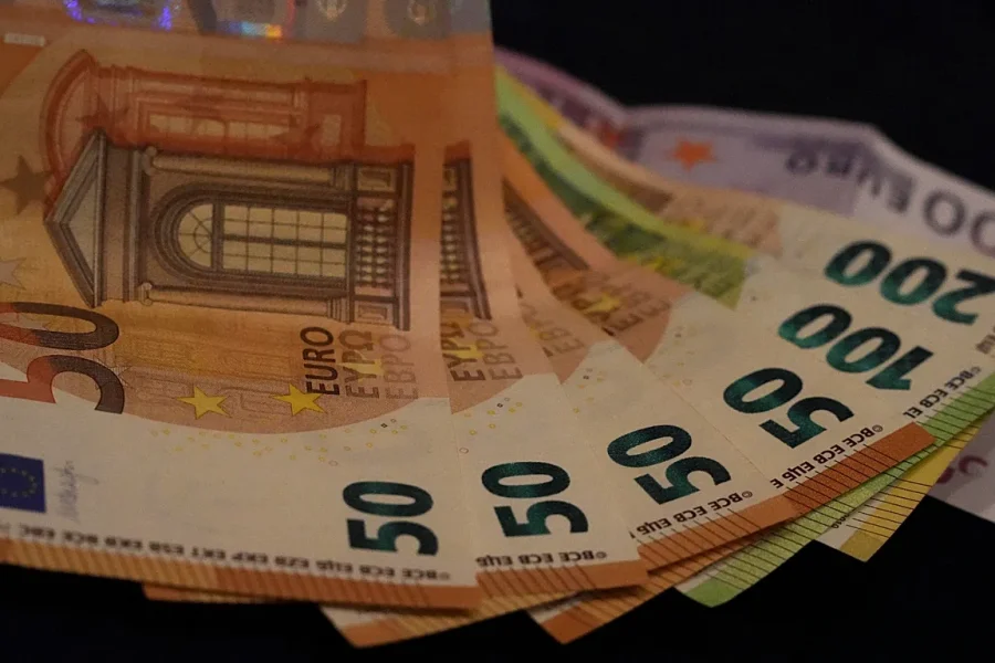 Çfarë ka mbetur nga një pagë prej 100,000 eurosh pas taksave në të gjithë Evropën?