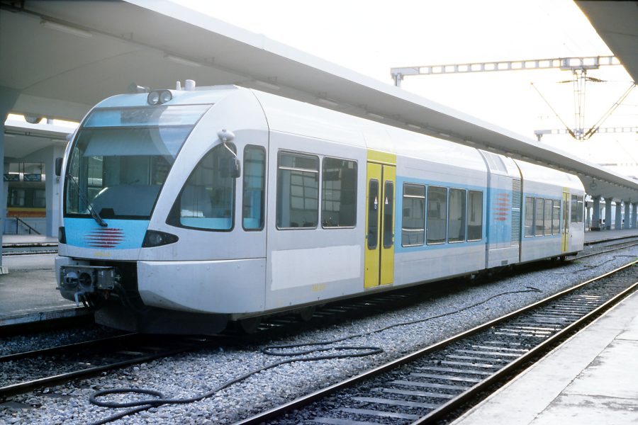 E rëndë në Selanik, treni përplas për vdekje një person