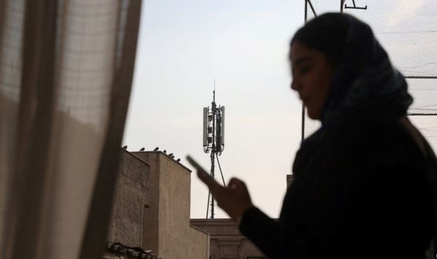 Interneti rikthehet pjesërisht në Iran, pas 88 ditësh bllokade