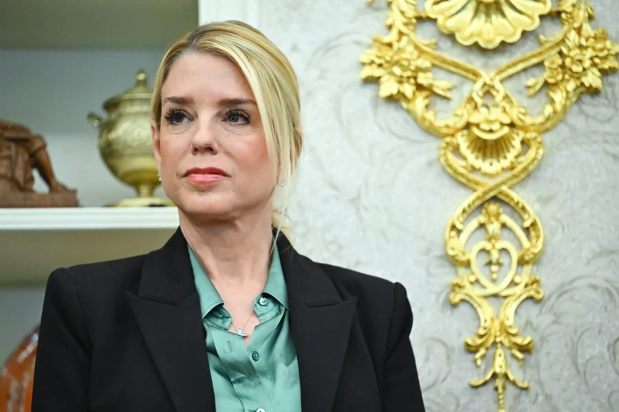 Ish-Prokurorja e Përgjithshme e SHBA-së, Pam Bondi diagnostikohet me kancer