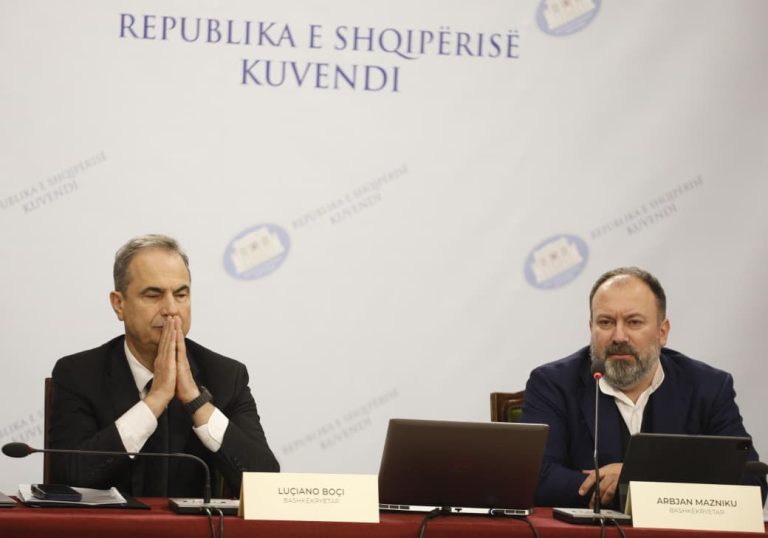 “Mos e bëj si kalama mor burrë”, debate mes Boçit dhe Maznikut