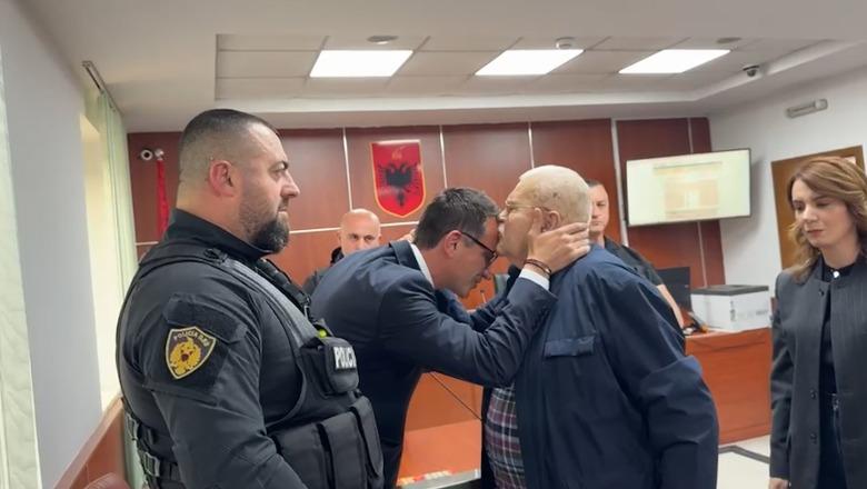 Robert Ndrenika dhe Erion Veliaj në Gjykatën Administrative