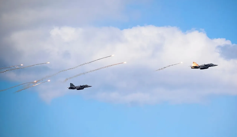Ukraina planifikon blerjen e 20 avionëve luftarakë “Gripen E” nga Suedia