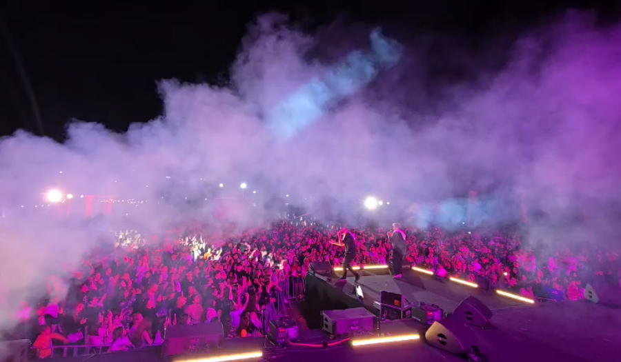 Vlora çel sezonin turistik 2026, mijëra qytetarë marrin pjesë në koncert  në zemër të Lungomares