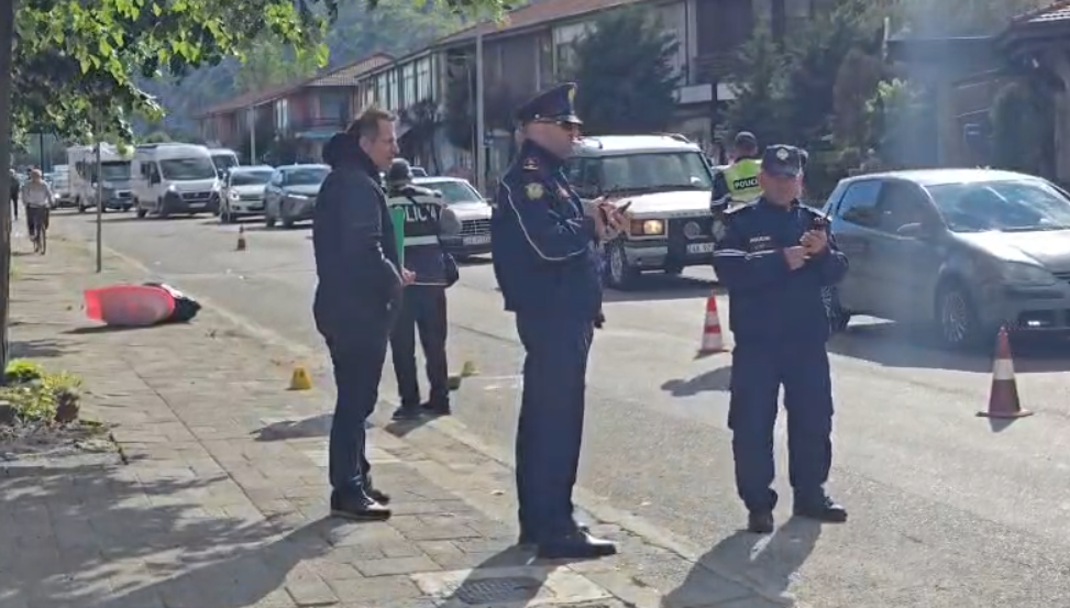PAMJE  Aksident i rëndë në Shkodër  këmbësori përplaset për vdekje nga kamioni