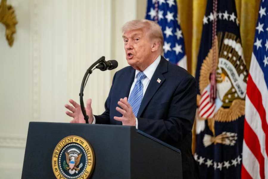 Trump pezullon përkohësisht operacionin në Ngushticën e Hormuzit, pret marrëveshje me Iranin