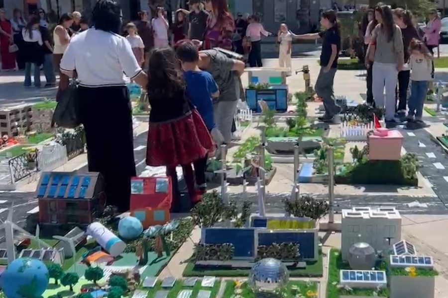 “Qyteti i së ardhmes”, nxënësit shfaqin vizionin e tyre për qytetin e Durrësit