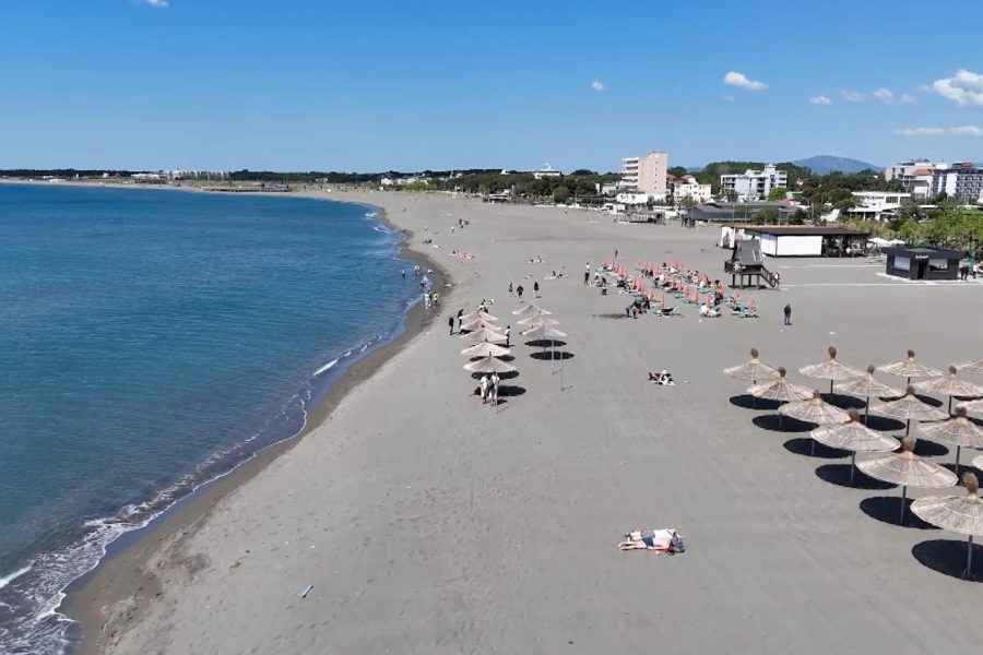 Më shumë hapësira publike në plazhin e Velipojës dhe çmime ‘tavan’ për sezonin turistik