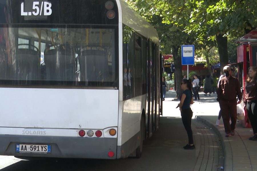Operatorët e autobusëve kërkesë qeverisë për zgjatjen e subvencionit
