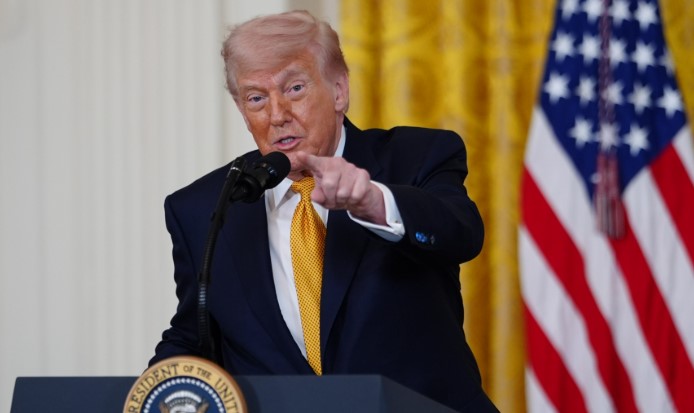 Trump kërcënon Iranin pas sulmeve në Ngushticën e Hormuzit: Do t’i godasim më fort!