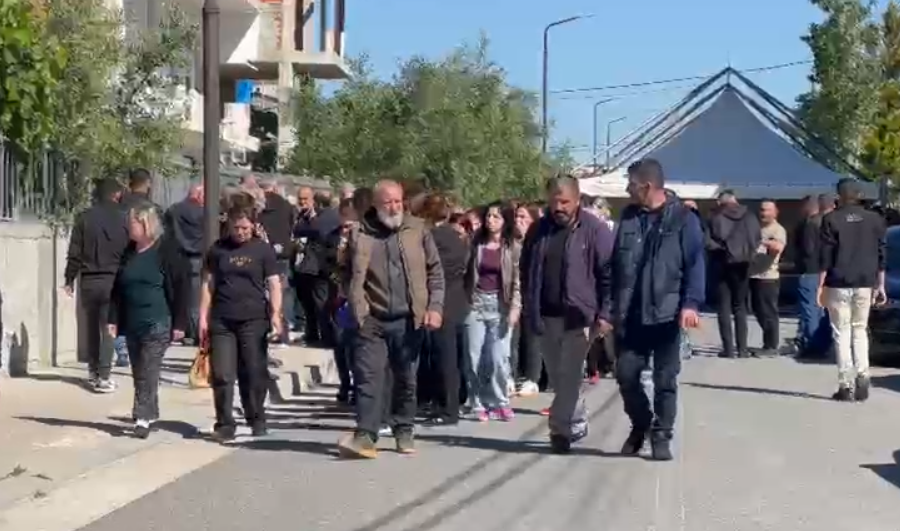 Durrës, familjet e dy fëmijëve që humbën jetën në aksident hapin dyert e mortit