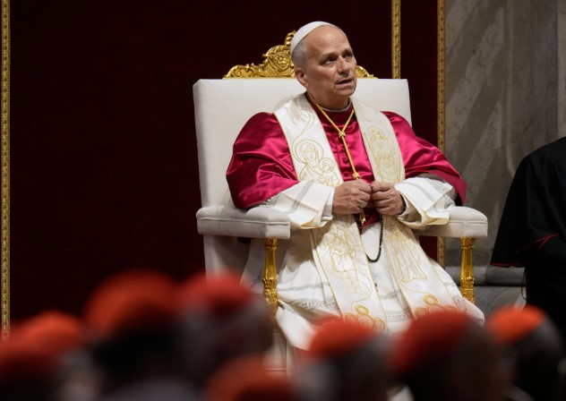 Papa Leo dënon fitimet marramendëse të përfituara nga kompanitë që ndotin mjedisin