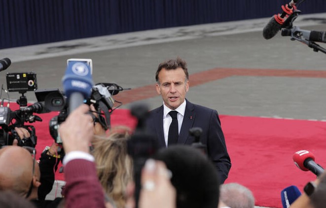 Macron në Armeni, kërkon nga SHBA dhe Irani rihapje të koordinuar të Ngushticës së Hormuzit