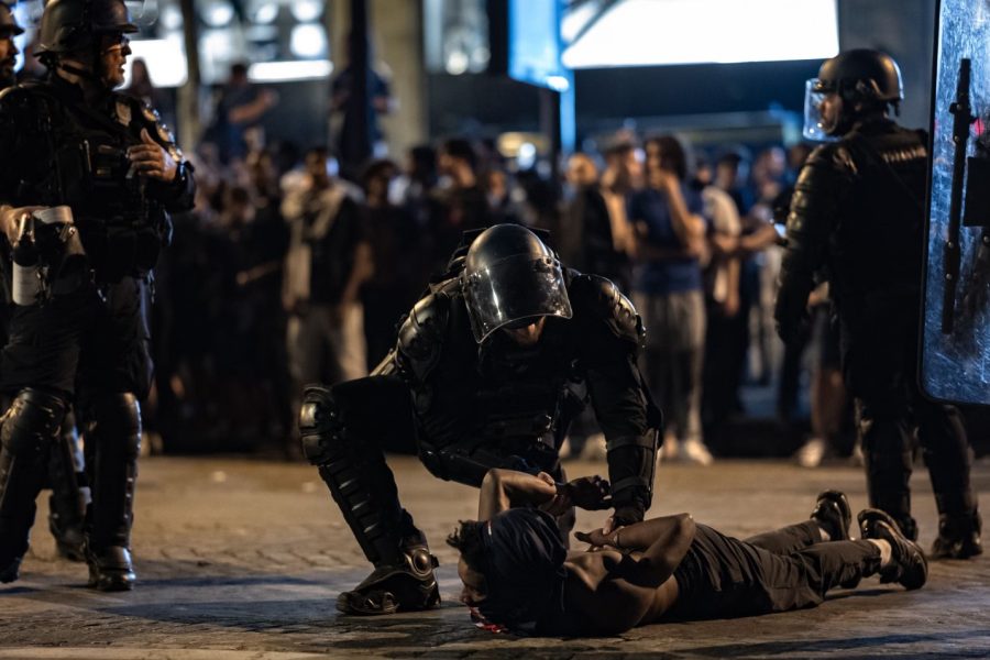 Përleshjet e dhunshme pas fitores së Ligës së Kampionëve, policia franceze arreston 780 tifozë
