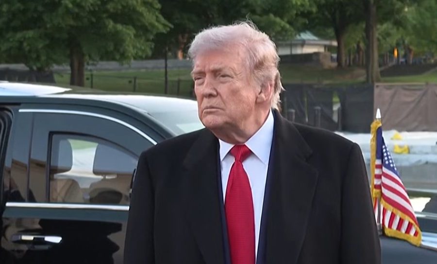 Trump: Armëpushimi SHBA–Iran mbetet në fuqi pas shkëmbimit të zjarrit në Hormuz