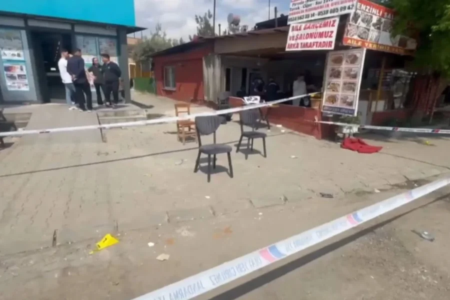 Tragjedi në Turqi, 17-vjeçari hyn në restorant dhe vret 4 persona, plagosen 8 të tjerë