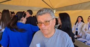 Vlorë, qindra qytetarë përfitojnë kontrolle falas shëndetësore në Lungomare nga nisma e studentëve