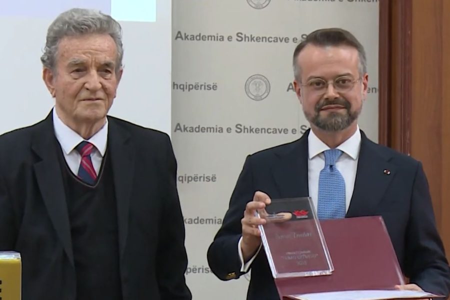 Vepra e studiuesit Thomas Frashëri përzgjidhet fituese e çmimit “Lumo Skëndo”