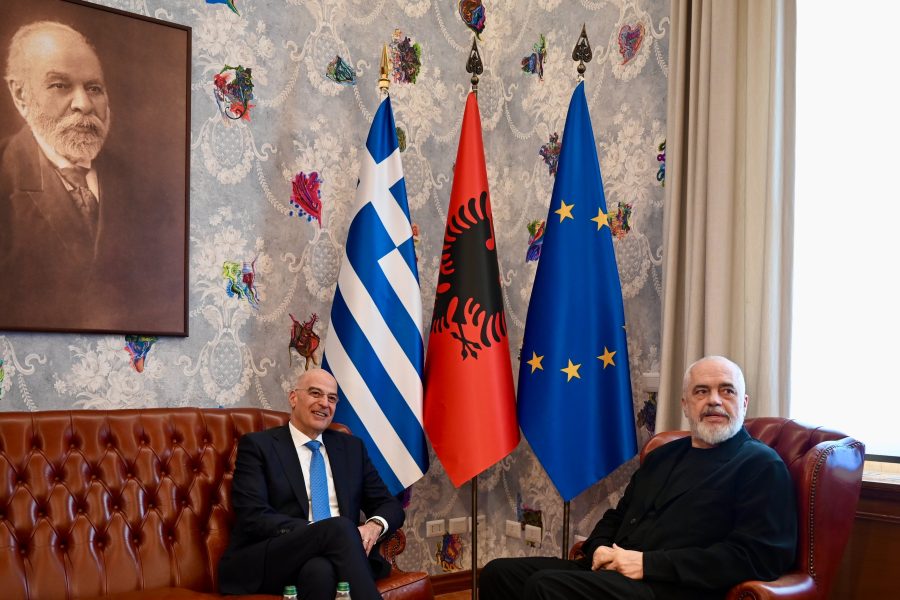 “Himarën e konsideroj origjinën time”, Dendias pas takimit me Ramën: Pakica etnike greke urë miqësie