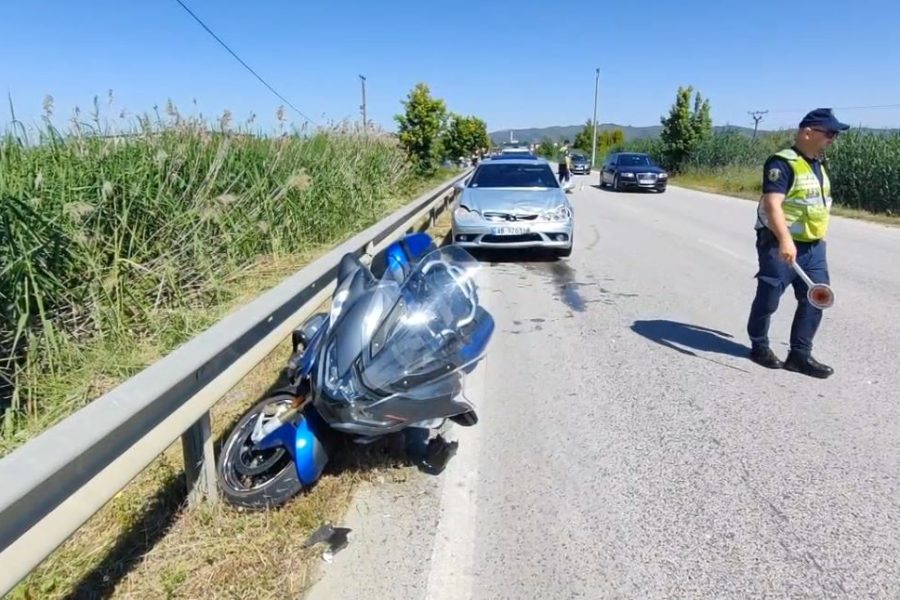 Përplaset makina me motorin në Fiershegan, plagosen dy turistë të huaj