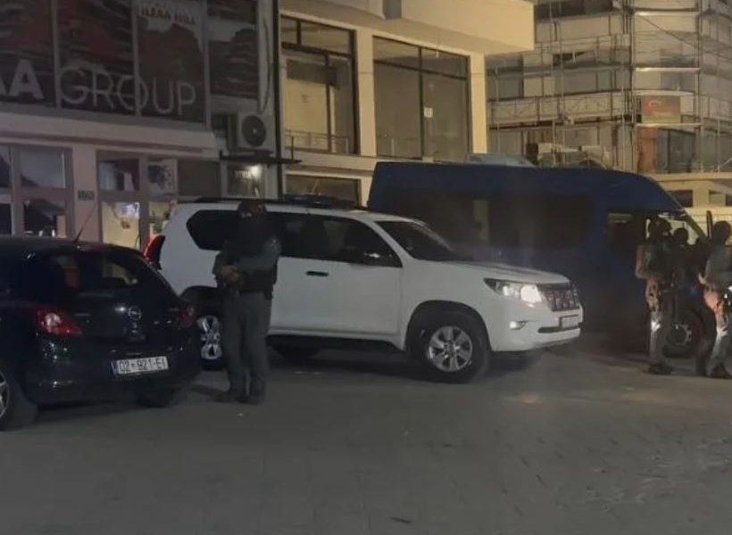 “Ndalu Albin!” – Hamza kritikon Kurtin për dërgimin e njësisë speciale të policisë në Drenicë