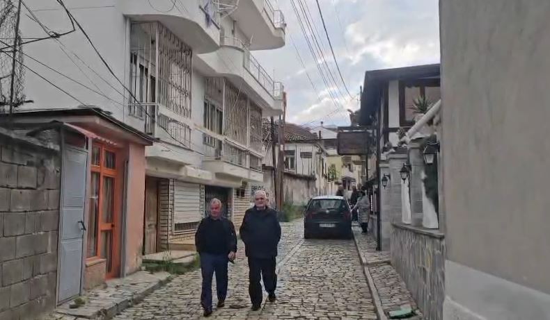 Pezullohet votimi për kryetar të degës së PD Korçë