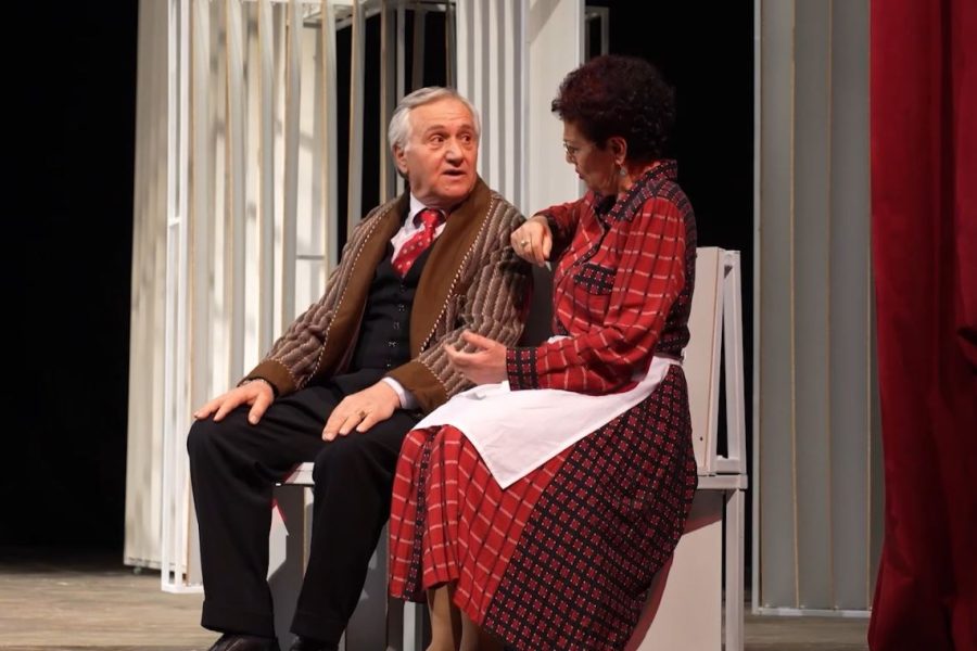 Komedia tragjike “Plagët” shfaqet premierë në teatrin e Gjirokastrës