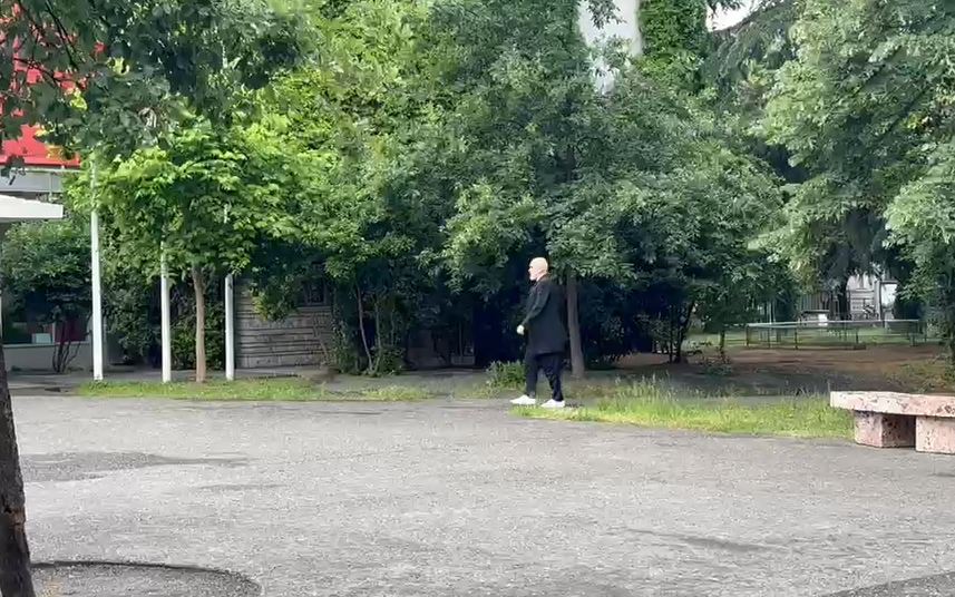 Rama mbledh drejtuesit politikë në selinë e PS
