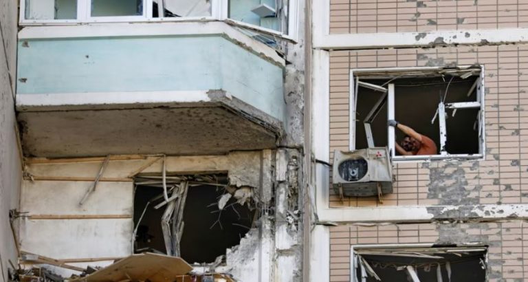 Rajoni i Shën Petersburgut goditet nga disa sulme me dronë ukrainas