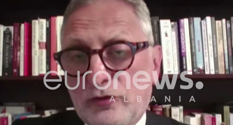 “Ndërhyrje hibride ruse mes protestuesve serbë”, diplomati: Kush e orkestroi memorandumin e studentëve