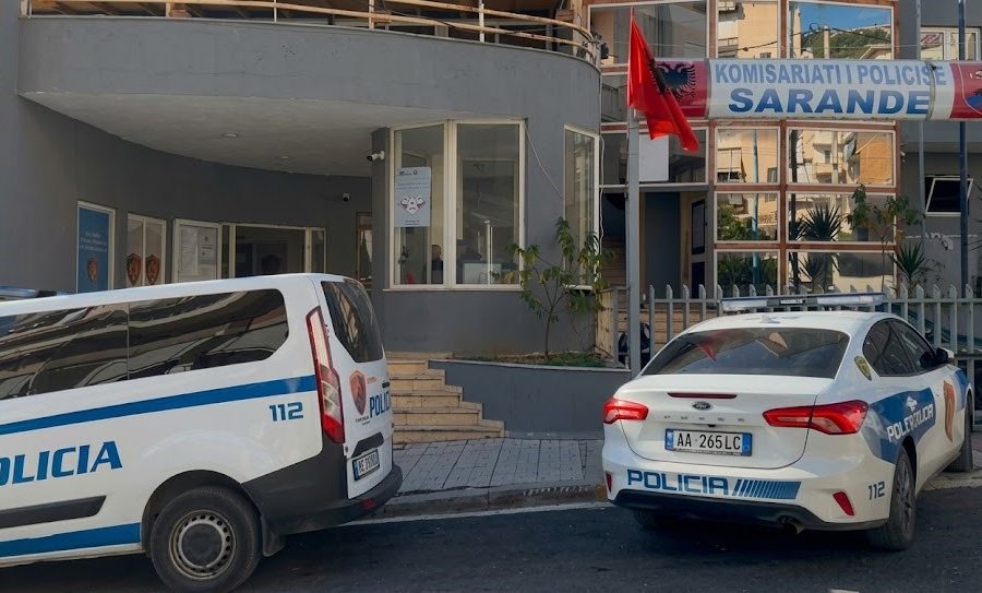Përgjimi në rajon çoi në pranga nënkomisarin në Sarandë, dyshohet se i kërkoi para të dyshuarit për shpërndarje droge
