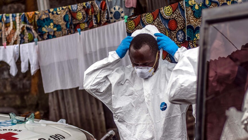 Tre vullnetarë të Kryqit të Kuq humbin jetën nga virusi Ebola në Kongo