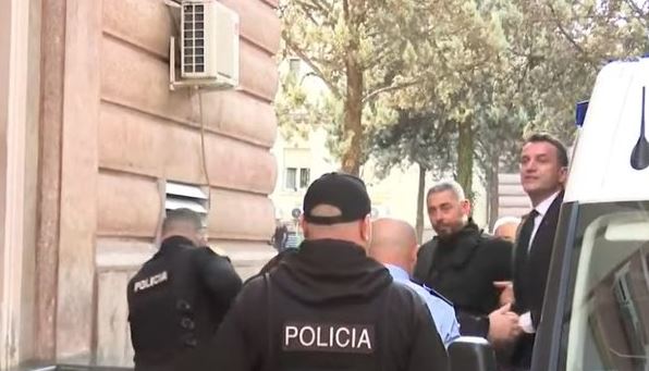 Veliaj kundërshtoi arrestin me burg, mbyllet pa vendim seanca në Kushtetuese