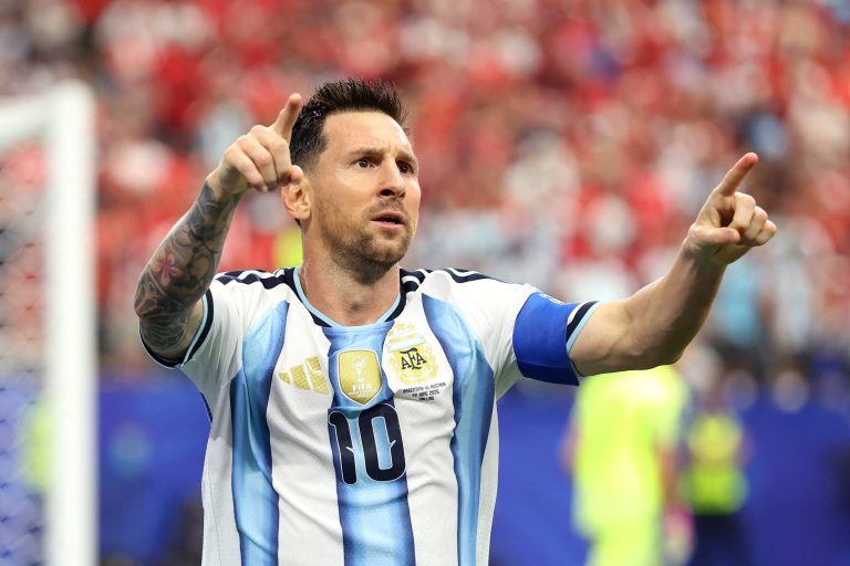 Messi dhe Mbappe në qendër të vëmendjes, fitojnë Argjentina dhe Franca
