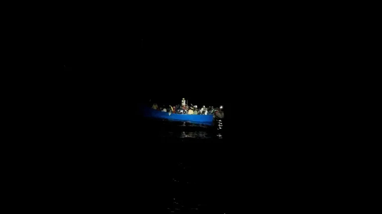 E rëndë në Maltë, mbytet anija me 60 emigrantë! 10 persona humbin jetën