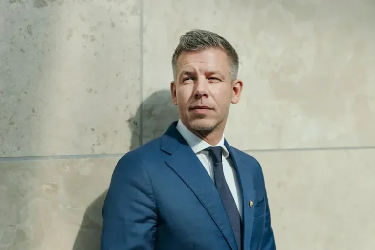 Péter Magyar për “Der Spiegel”: Fundi i regjimit vjen kur njerëzit nuk kanë më frikë
