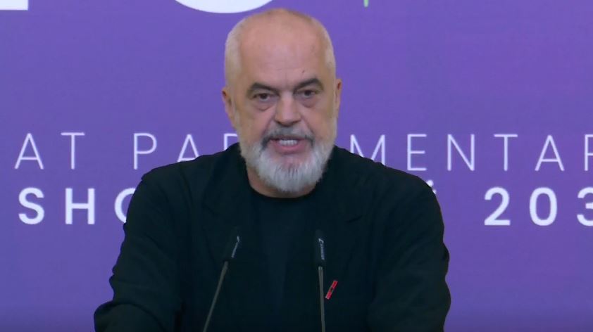 Rama ironizon influencerët: Protesta është kthyer në treg klikimesh dhe vëmendjeje, patriotë që s’ia kanë haberin punës