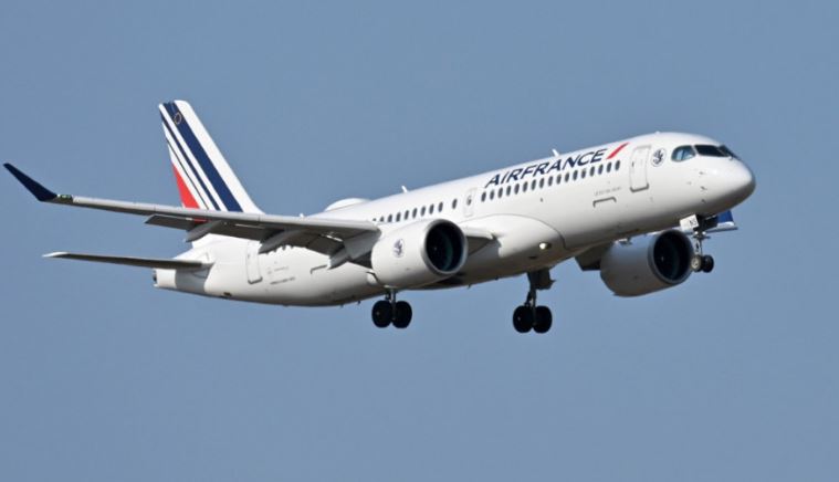 Air France pezullon fluturimet Paris-Kinshasa pas rastit të parë të Ebolës në Francë
