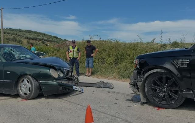 Aksident në aksin Fier-Libofshë, plagosen 4 persona (VIDEO)