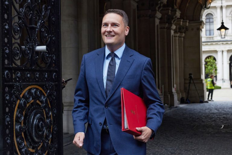 Wes Streeting tërhiqet nga gara për drejtimin e Laburistëve, mbështet Andy Burnham