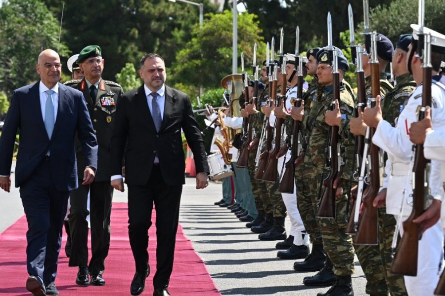 Ministri Nufi vizitë në Athinë, pritet nga Dendias. Në fokus forcimi i bashkëpunimit dypalësh në mbrojtje