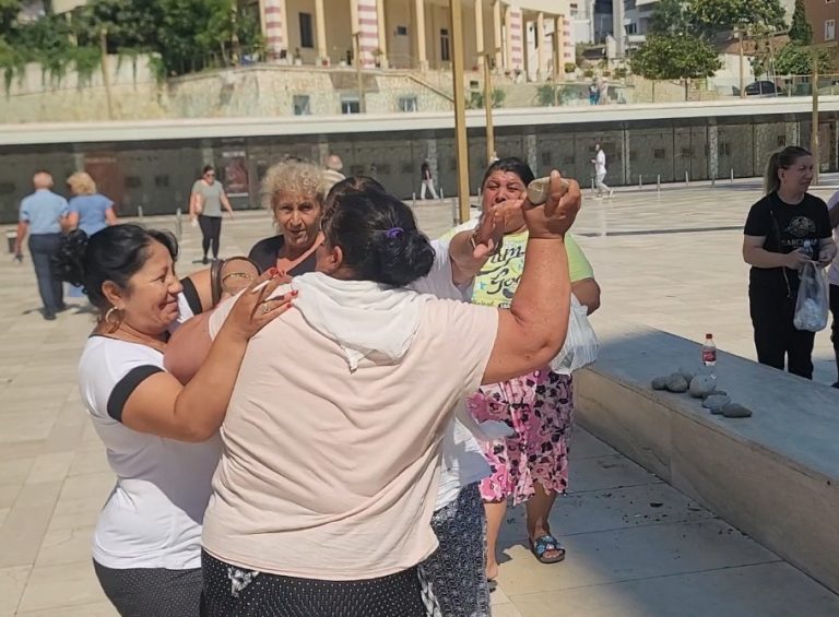 Tensione para Bashkisë së Durrësit, banorët e Nishtullës në protestë për mungesën e bonusit të strehimit
