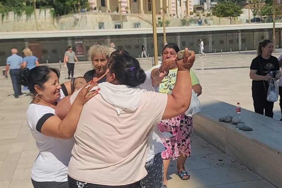 Tensione para Bashkisë së Durrësit, banorët e Nishtullës në protestë për mungesën e bonusit të strehimit