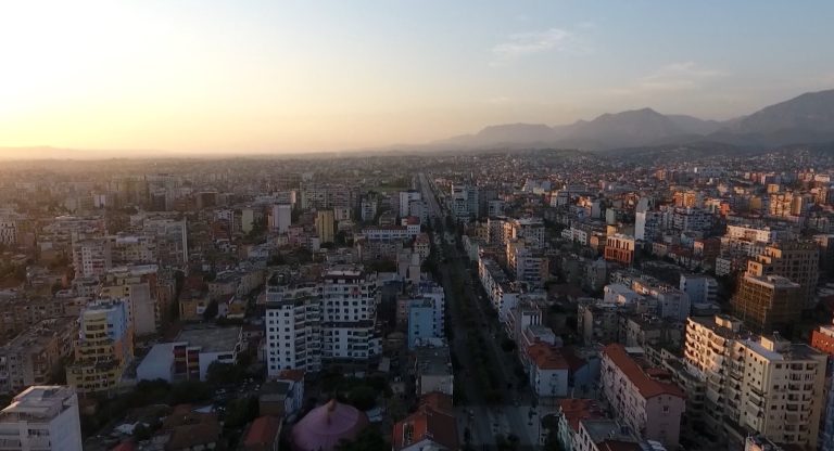 Numri i pronave të shitura ra me 35% në gjysmën e dytë të 2025