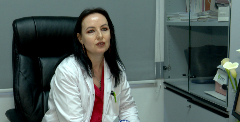Rriten rastet me virozat e stinës, mjekët: Më të prekur fëmijët dhe të sëmurët kronikë