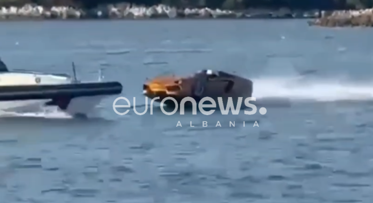 VIDEO/ Dalin pamjet e përplasjes së skafit në formë makine me mjetin e Policisë Kufitare në Ksamil