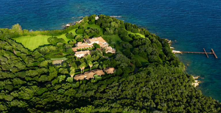 Vila legjendare e Berlusconit në Sardenjë blihet për 350 milionë euro nga dinastia Al Thani (FOTO)