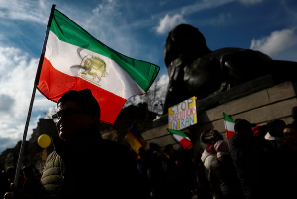 Policia franceze urdhëron ndalimin në minutën e fundit të tubimit të opozitës iraniane në Paris