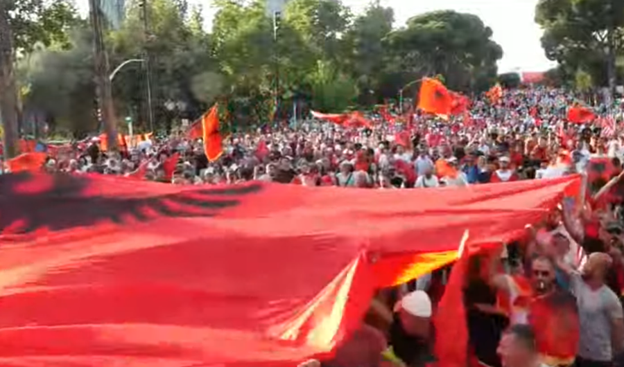 Protesta në Tiranë, diaspora i bashkohet marshimit drejt Kryeministrisë
