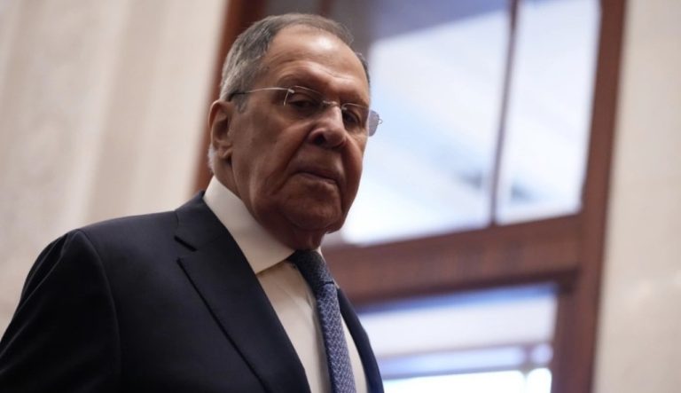 Konflikti në Ukrainë, Lavrov: SHBA nuk i kanë respektuar marrëveshjet, lufta e Bidenit tani është bërë e Trumpit